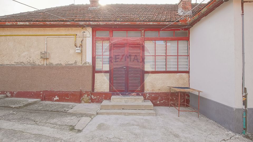 Casă cu două corpuri+teren 230 mp De Vanzare, Strada Carierei, Brașov