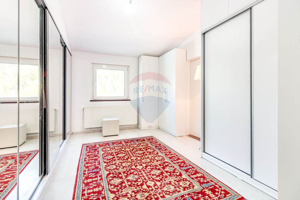 Snagov - Vila 5 camere cu terase mari si iesire directa la lac