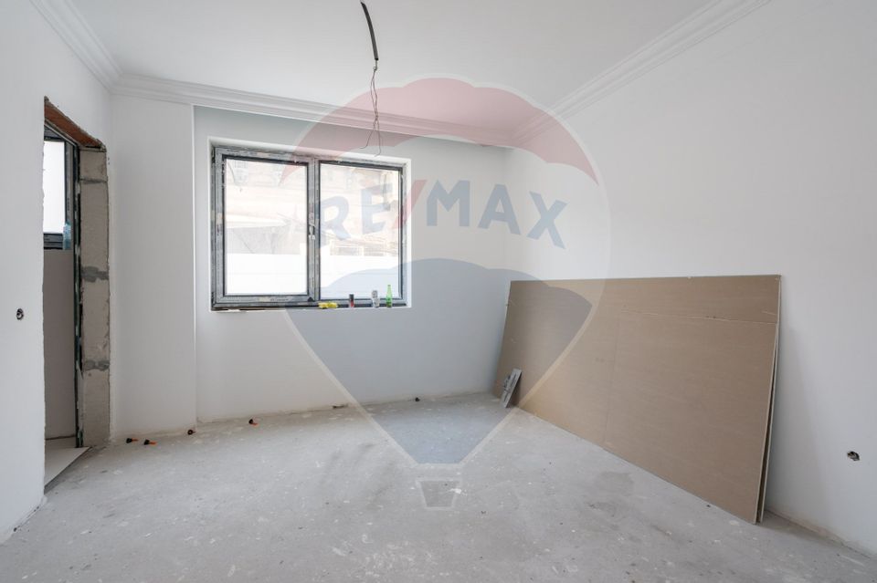 Apartament cu 3 camere si terasa