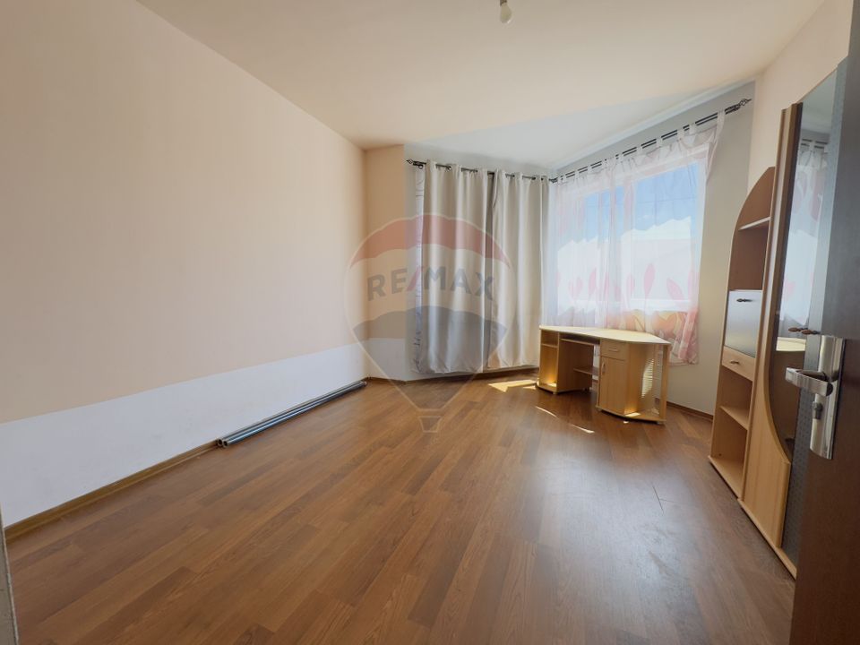 Casă cu 5 camere de vânzare Cartier Orizont 2 Paleu zona Metropolitana