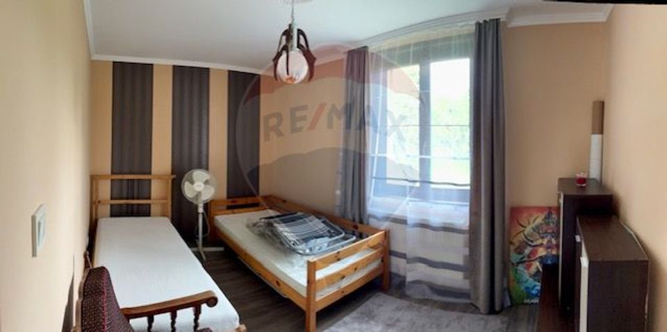 Casă / Vilă cu 4 camere de vânzare