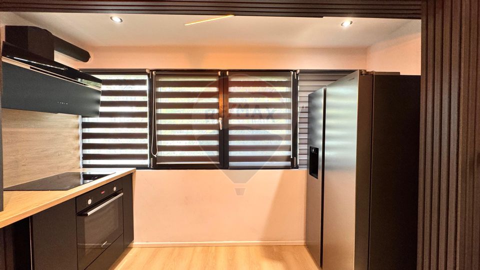 4 room Apartment for sale, Tomis Nord area