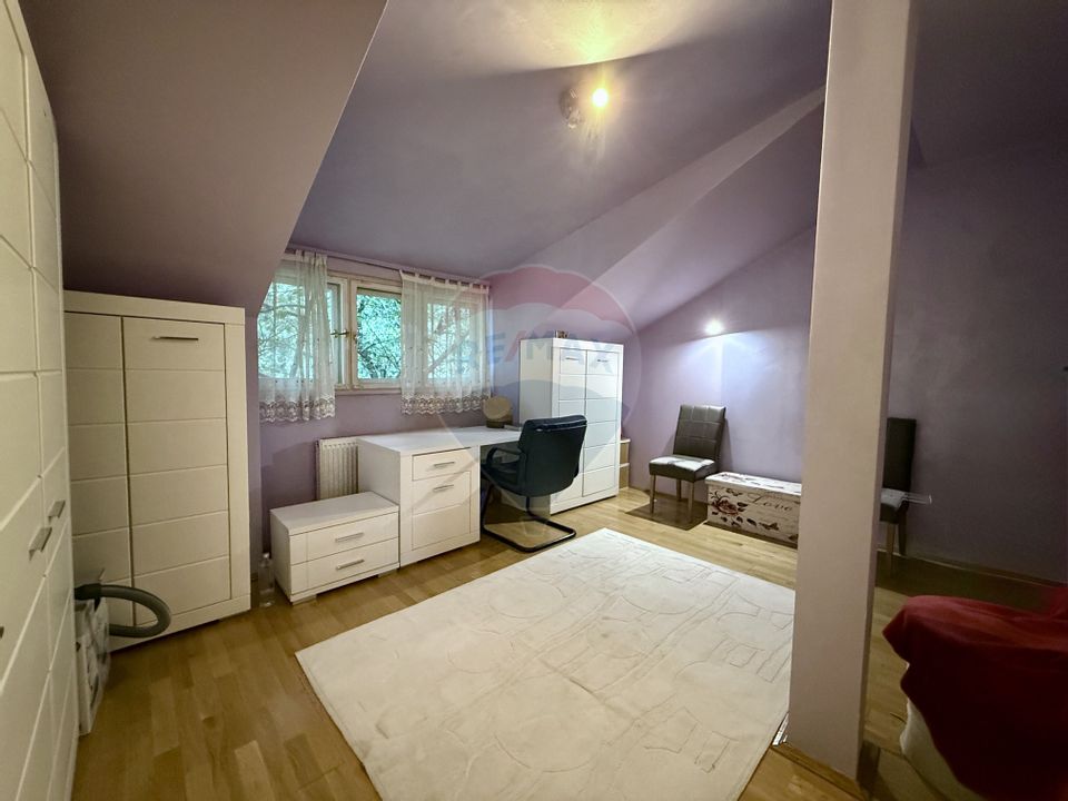 Apartament în vilă, Curte comună cu piscină – Andrei Mureșanu