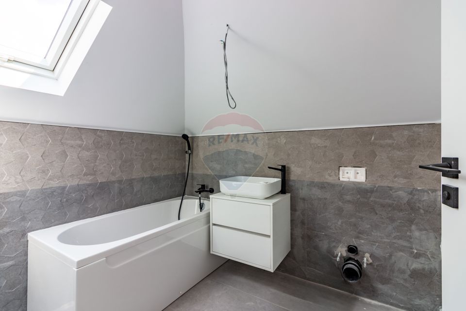 Villa 6 bedrooms | Generous Courtesy | Tunari - North