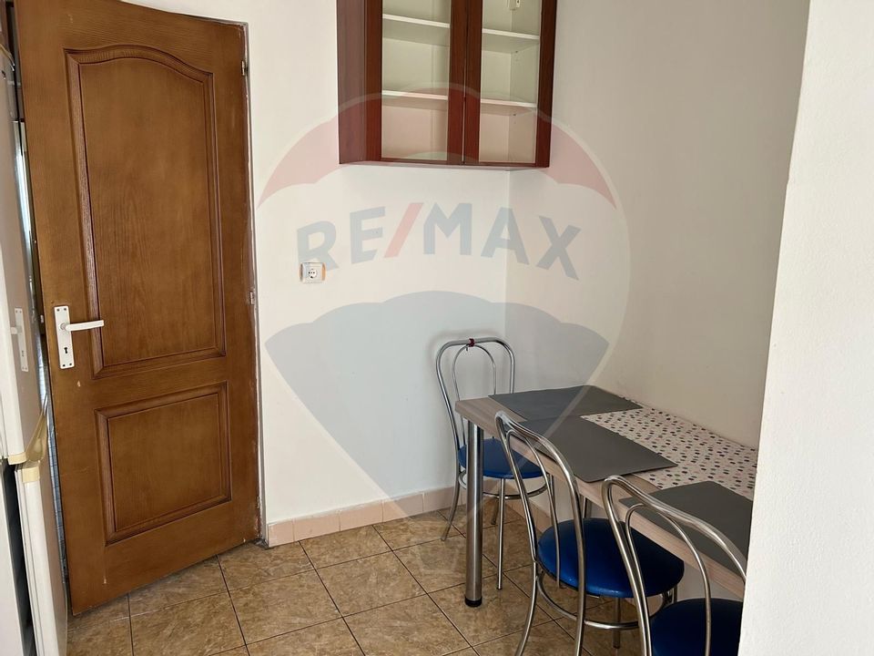Apartament cu 3 camere decomandate de inchiriat pe Calea Floresti