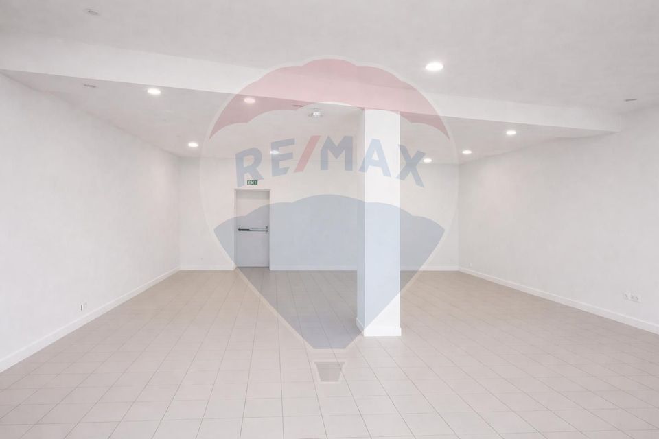 225sq.m Commercial Space for sale