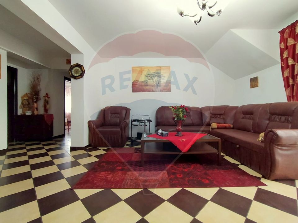 Comision 0! 3 camere,3 bai + spatiu relaxare mansarda Rasnov