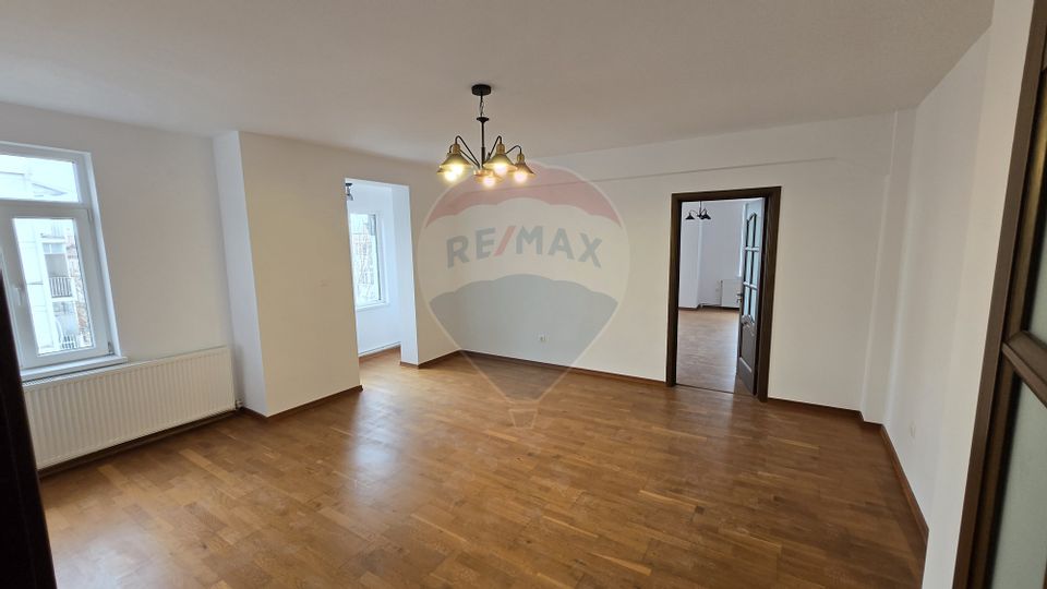 Apartament de închiriat în Centrul Vechi