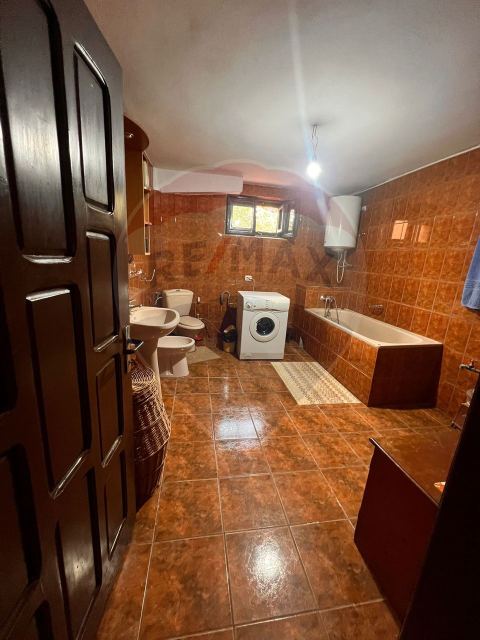 Casă / Vilă cu 11 camere de vânzare