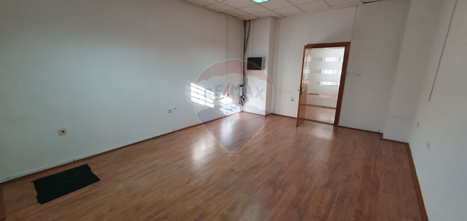 173sq.m Commercial Space for rent, Ultracentral area
