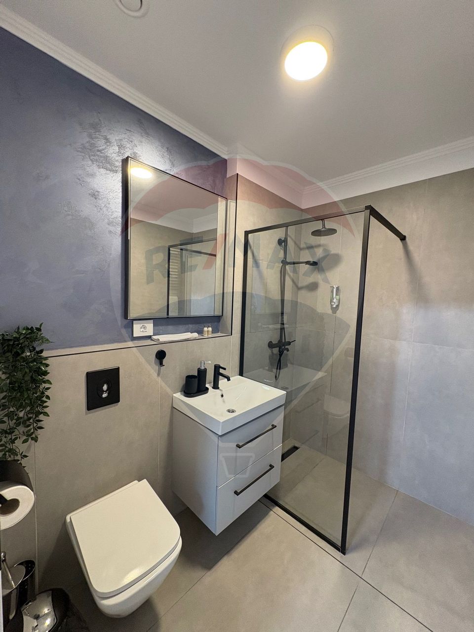 Studio luminos,55 mp, 2022 + parcare, Sinaia, introdus regim hotelier