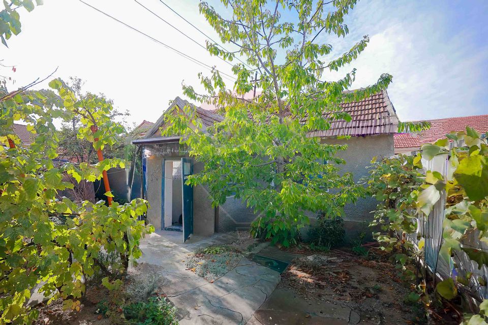 Casă cu 2 camere de vânzare în zona Ioșia Strada Arțarilor