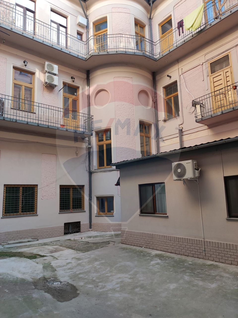 Apartament de vanzare cu 1 camera situat ultracentral Palatul FUCHSL