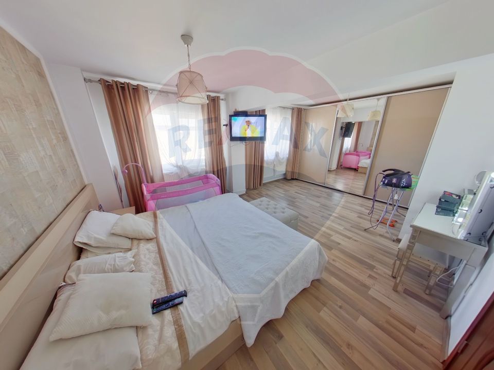 Apartament cu 3 camere de vânzare în zona Central