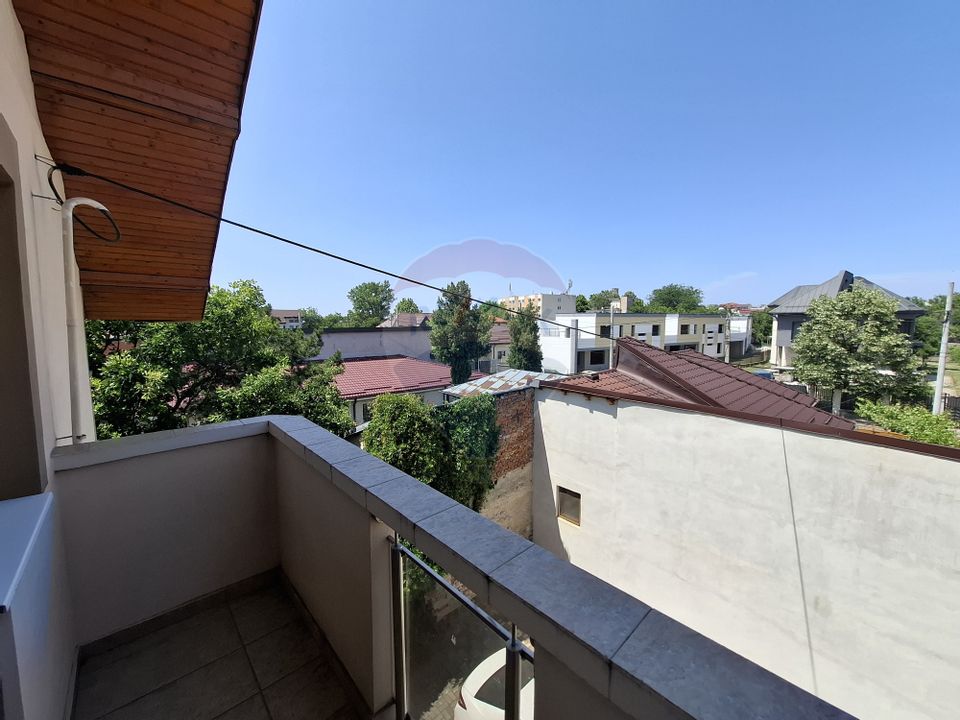 Casă / Vilă cu 5 camere de vânzare în zona Brestei