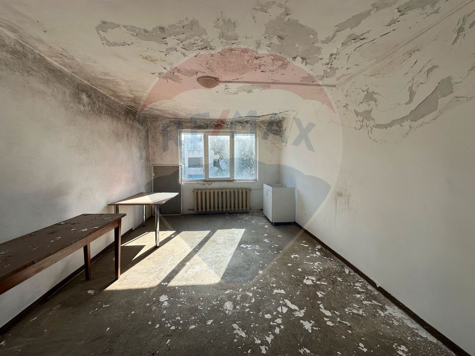 2,650sq.m Commercial Space for sale, Sud area