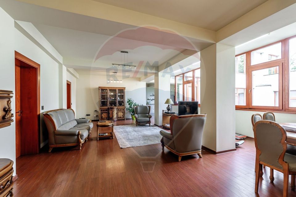 19 room House / Villa for sale, Malul Muresului area