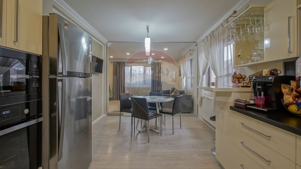 5 room House / Villa for sale