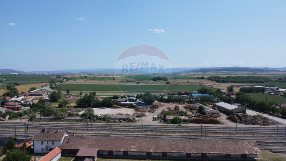 Teren industrial de 44.200 mp cu potențial de dezvoltare