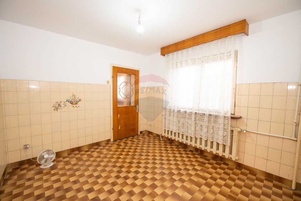 Casa individuala cu 7 camere, de vanzare 250 mp utili,  Buzau