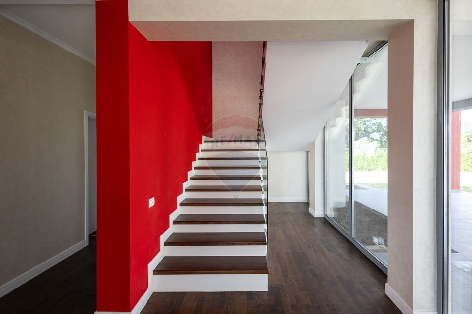 Vilă cu piscină de vanzare  – Bistrița