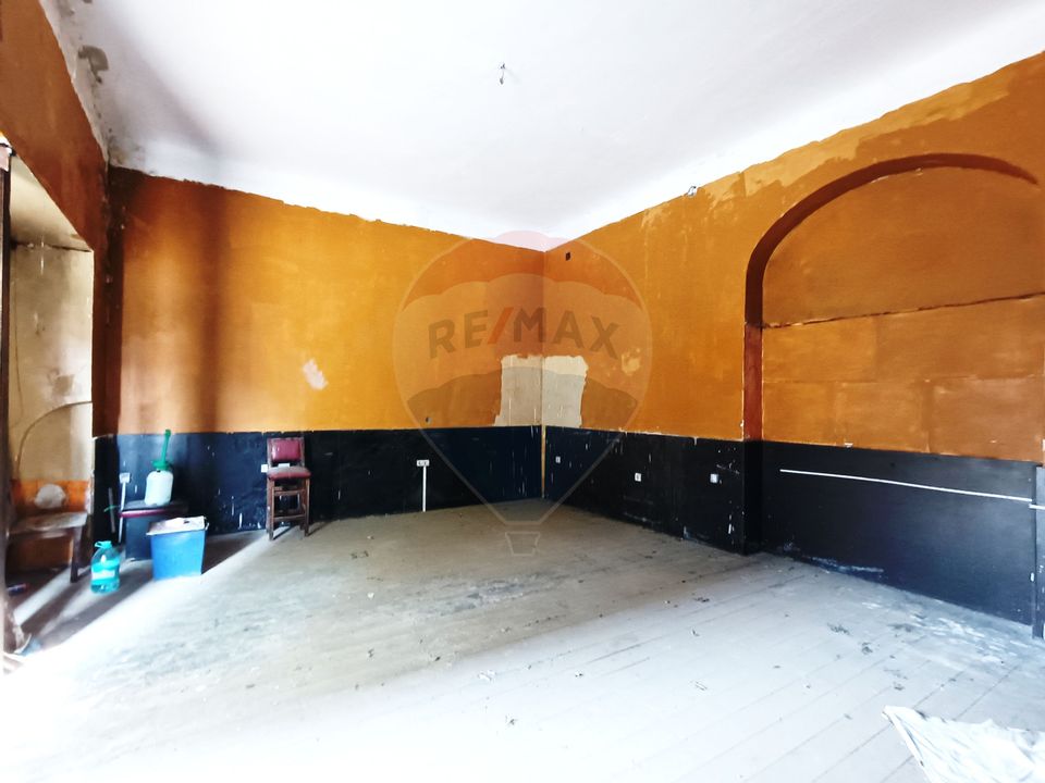 Vanzare Vila Interbelica Stradala, Pta Regina Maria, Ocazie Investitie