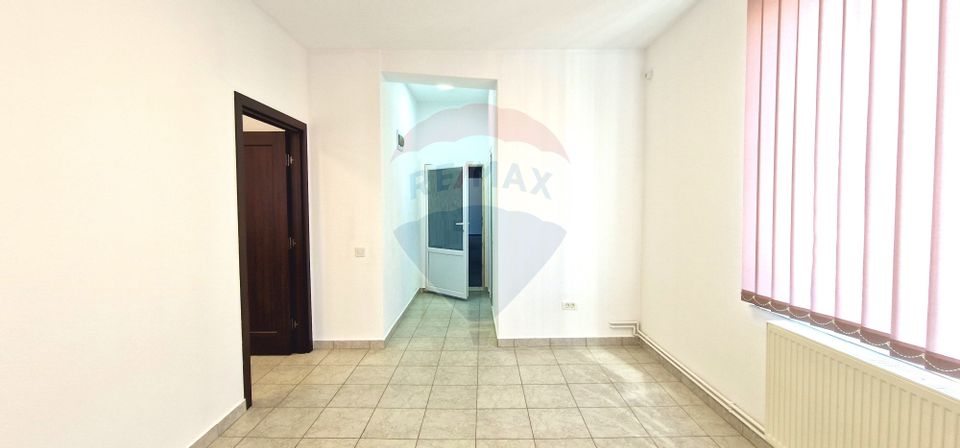 35sq.m Office Space for rent, Est area