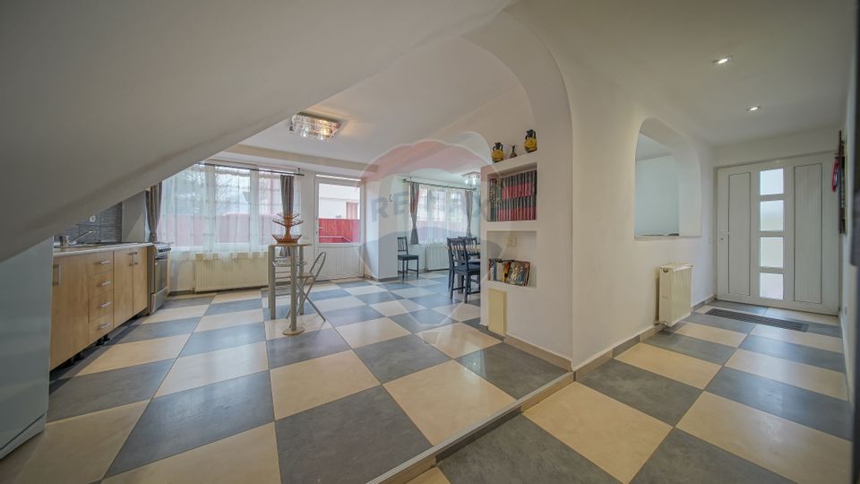 Pensiune cu 7 camere in Moieciu | TOATE UTILITATILE | COMISION 0%