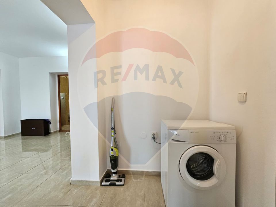 Inchiriez apartament spatios cu 4 camere, 2 bai, parcare in Gheorgheni