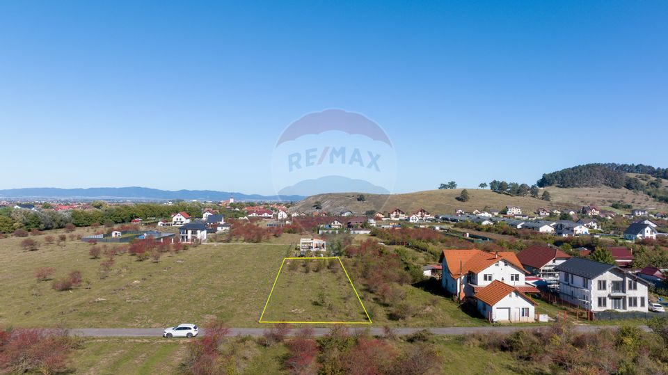 Teren Sanpetru -livada, Strada Nucului, 1296mp, apa, gaz, curent