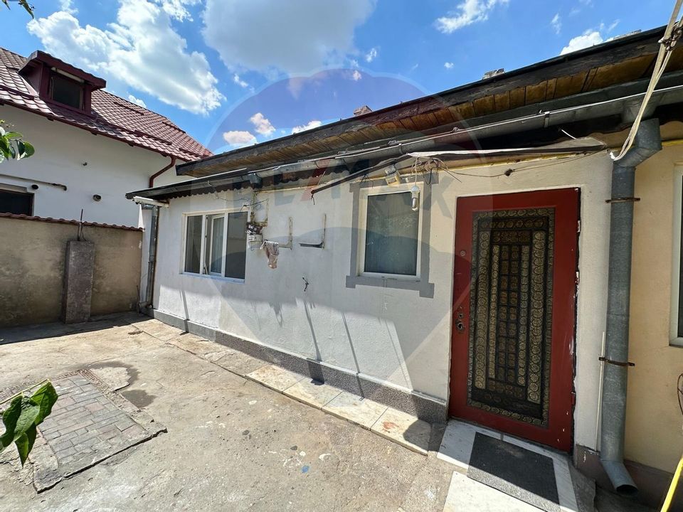 3 room House / Villa for sale, Decebal area