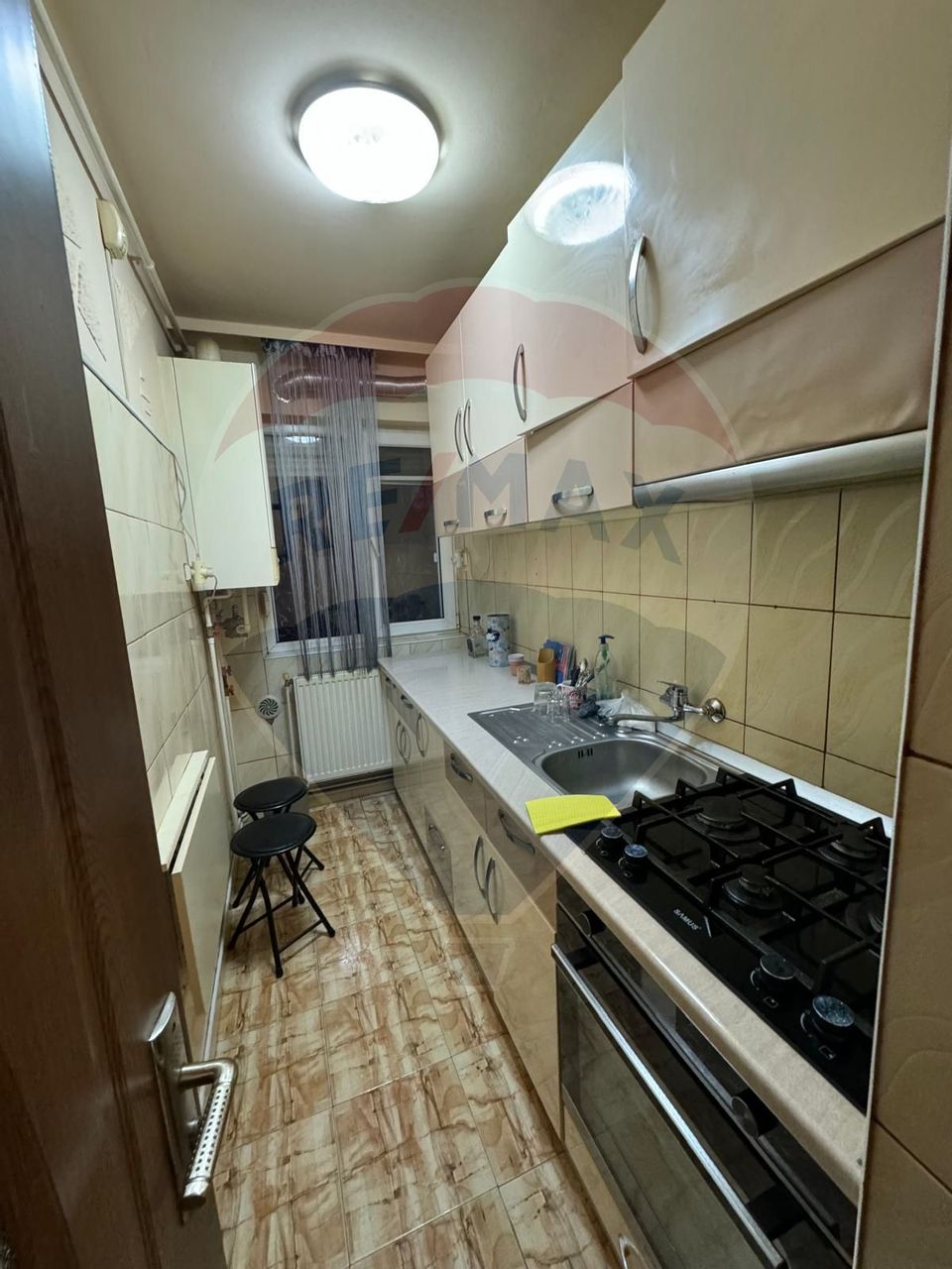 DE INCHIRIAT-apartament 2 camere, etaj2