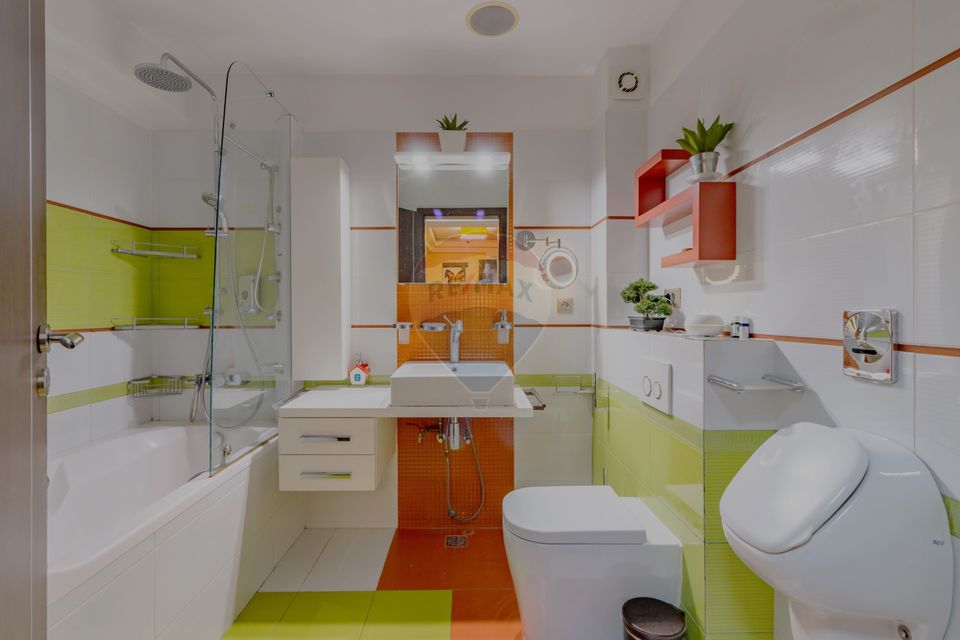 Apartament special | 137.36mp utili | 143mp utili totali | 2009