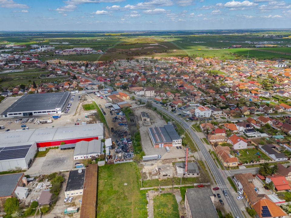 Teren 7619mp cu hala industriala/comerciala, FS - 110 ml de vanzare