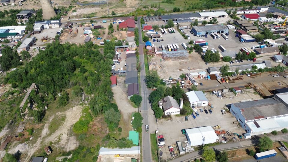 Spațiu industrial de 560mp / platforma betonata 2900mp 100m front