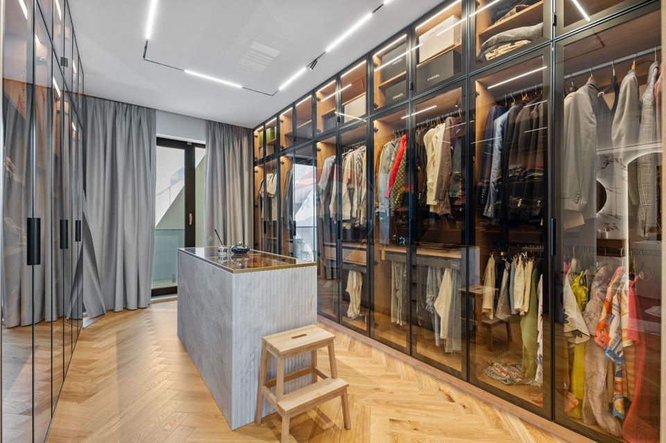 Arhitectură, tehnologie și lifestyle premium într-o vilă spectaculoasă