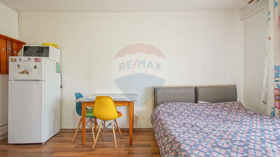 Comision 0% | Cameră 21 mp – Str. Înfrățirii, Brașov