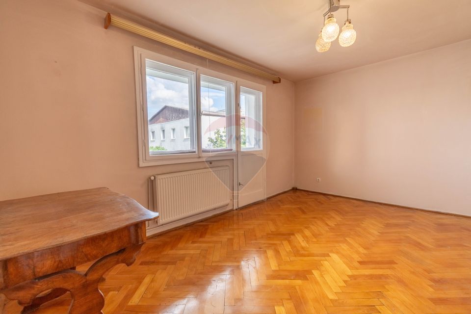 Apartament 3 camere de vanzare, 63mp, decomandat, boxa, Agricultorilor