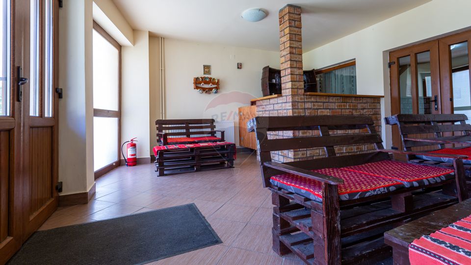 Hotel / Pensiune cu 10 camere de vânzare/Vama Buzaului