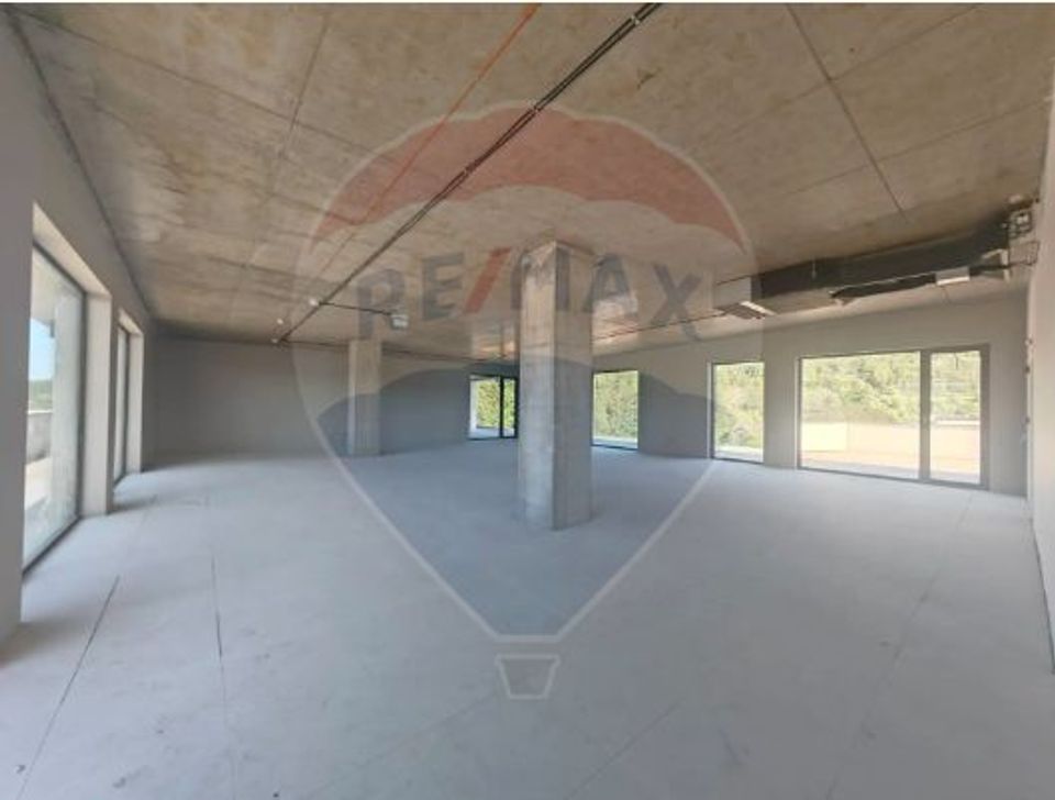 Spațiu de birouri  spre vânzare cu terasă panoramică - Mănăstur