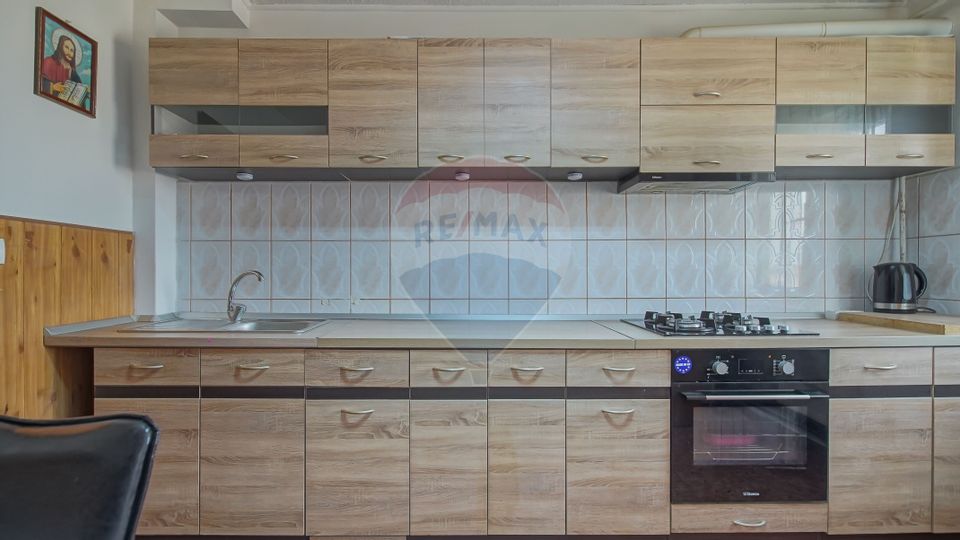 3 room Apartment for sale, Tractorul area