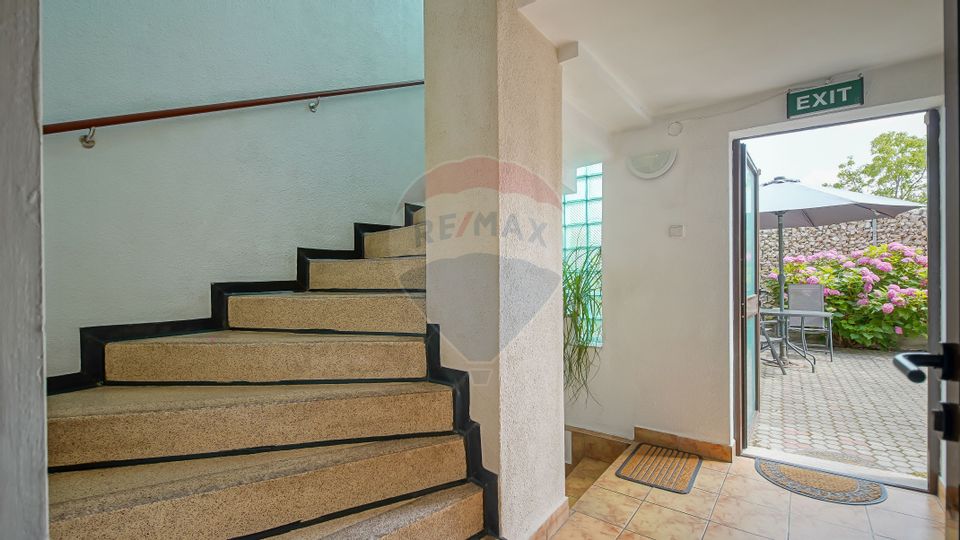 Comision 0 %! Pensiune cu 12 camere de vânzare, str. De Mijloc!