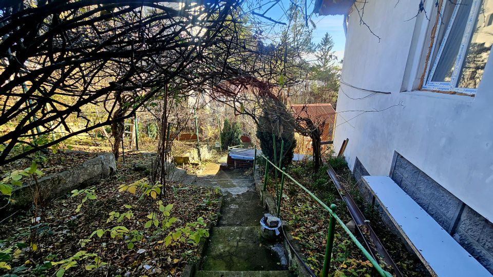 Apartament cu 3 camere de vânzare în zona Central