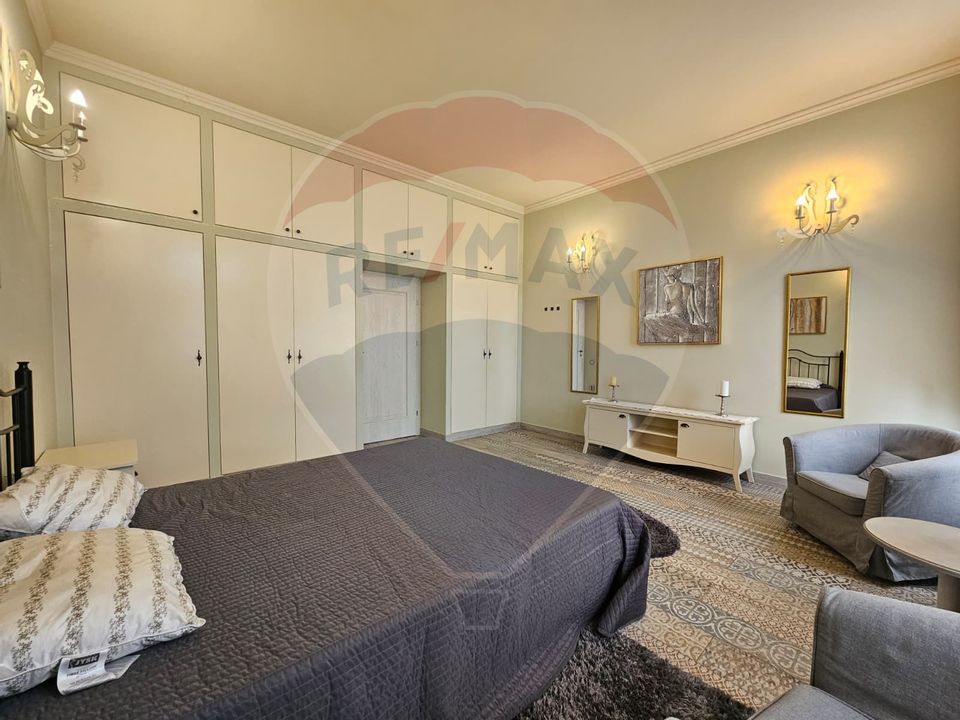 Inchiriez apartament superb cu 4 camere în zona Ultracentral