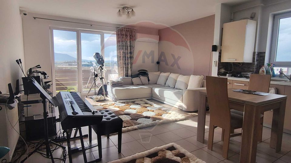 Apartament cu 3 camere de vânzare în Avangarden 3
