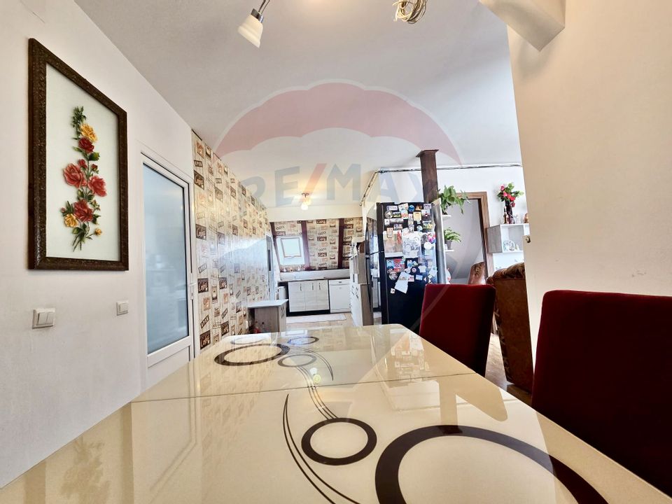 4 room Apartment for sale