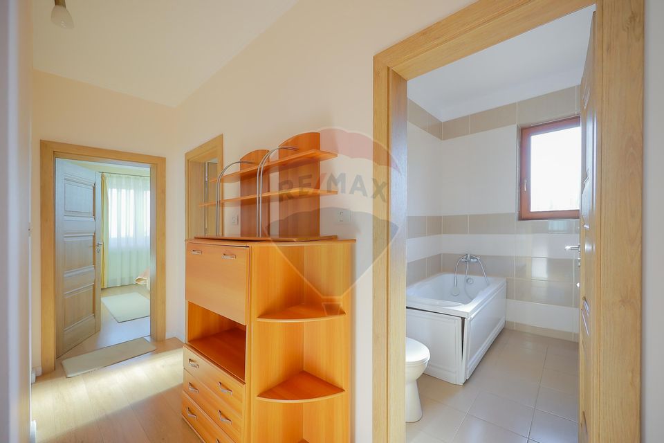 5 room House / Villa for sale