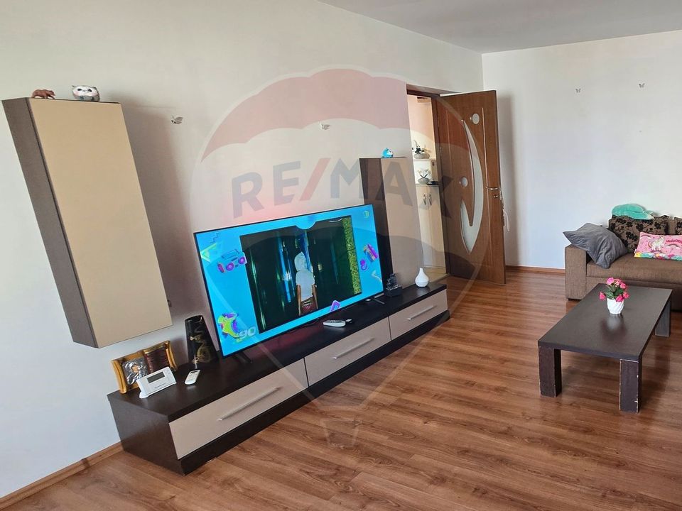 Apartament spatios cu loc de parcare privat în zona Palazu Mare