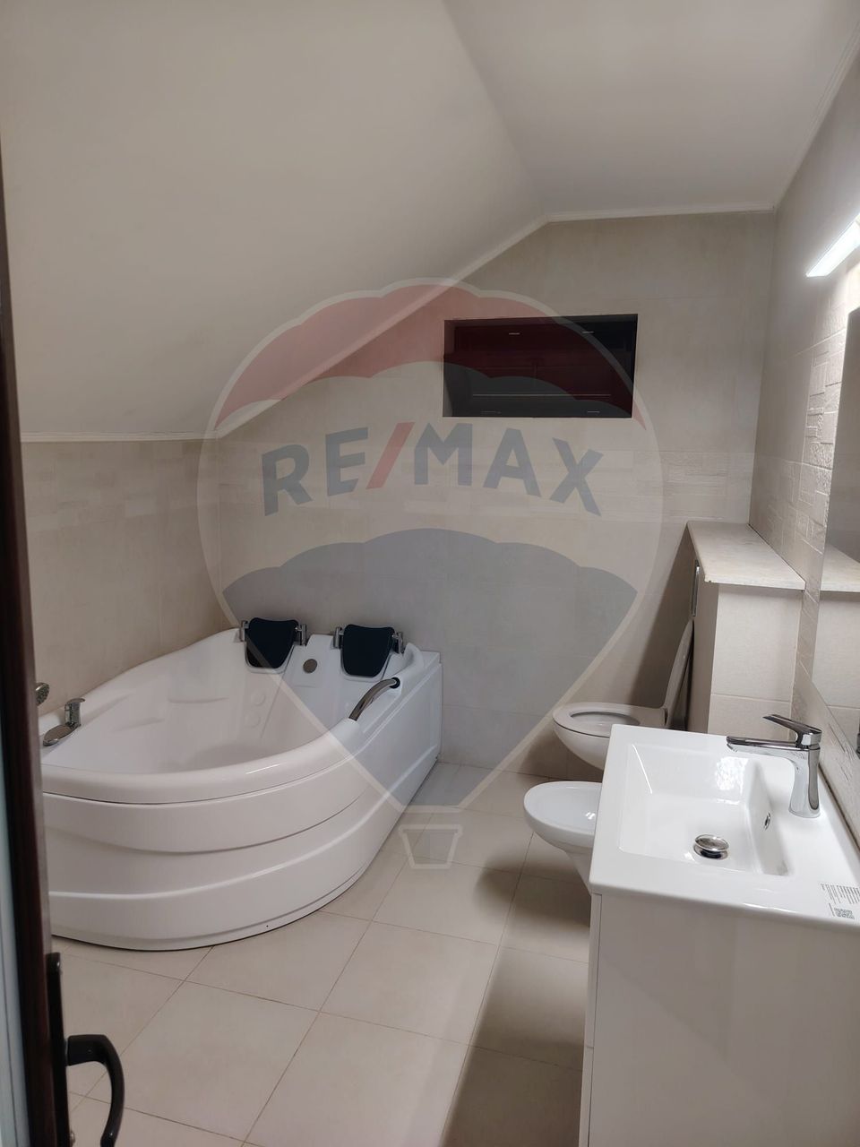 Duplex modern, spațios, cu șemineu – Plugarilor, 800€