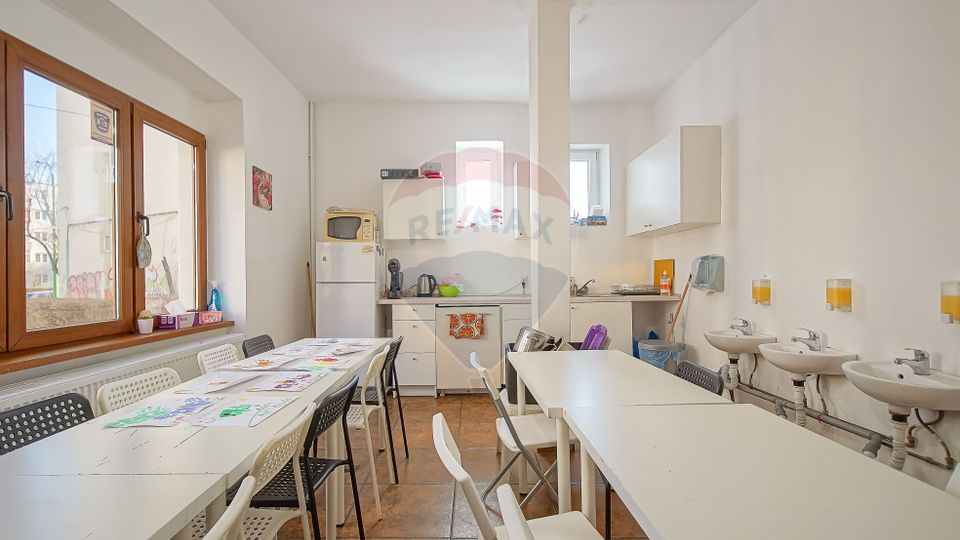 9 room House / Villa for rent, Centrul Civic area